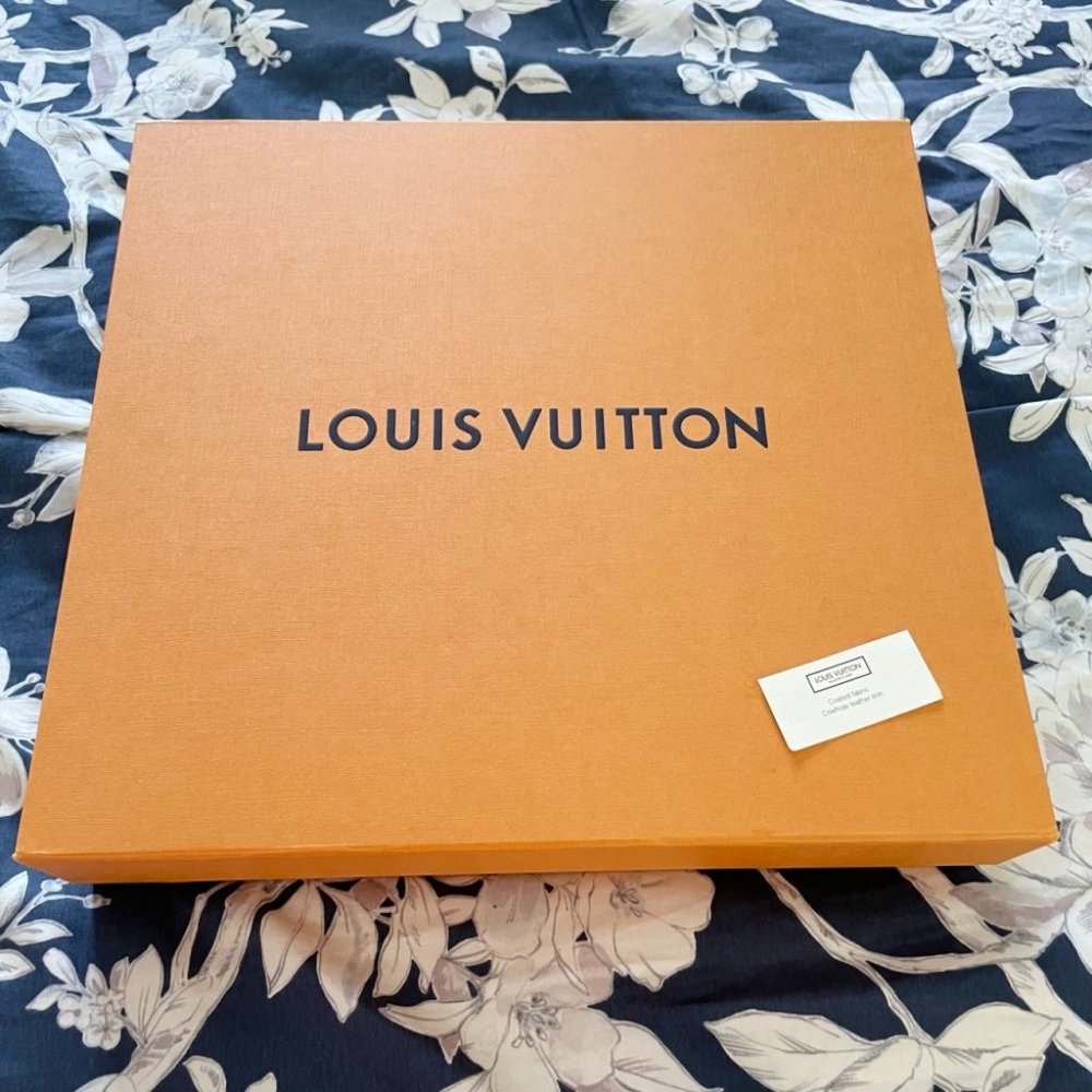 Louis Vuitton Large Orange Gift Box with Tag New model magnetic closure